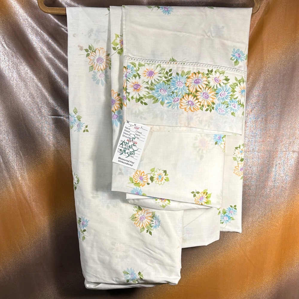Vintage 70’s twin set. Some stains Cream Bedding Set 158